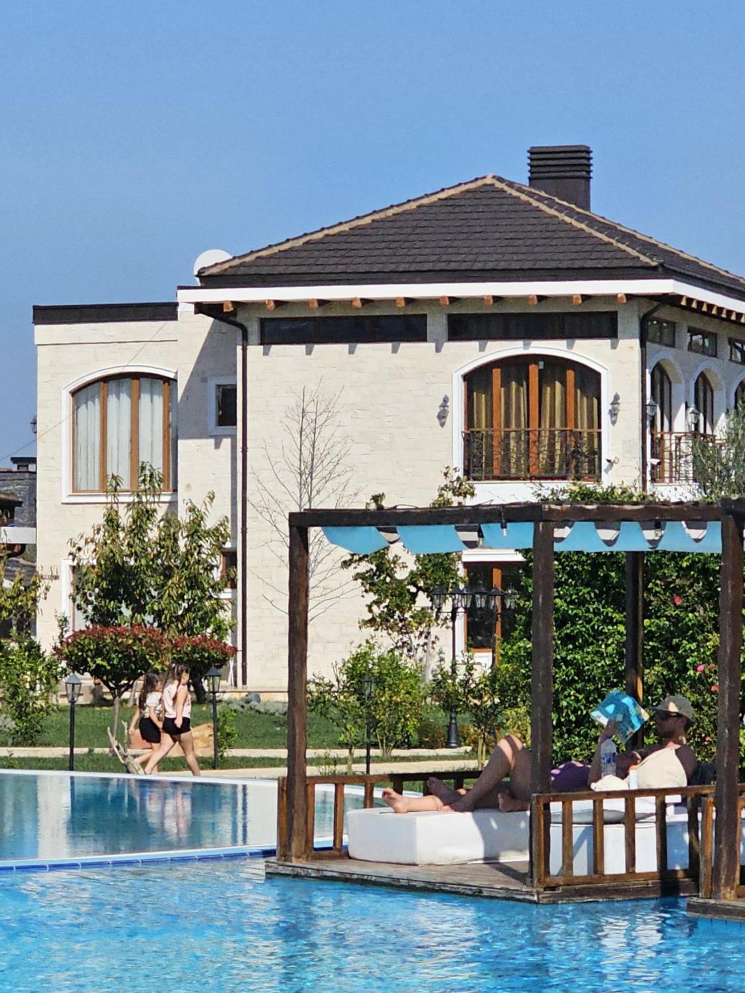 Vinea Resort Durres Exterior photo