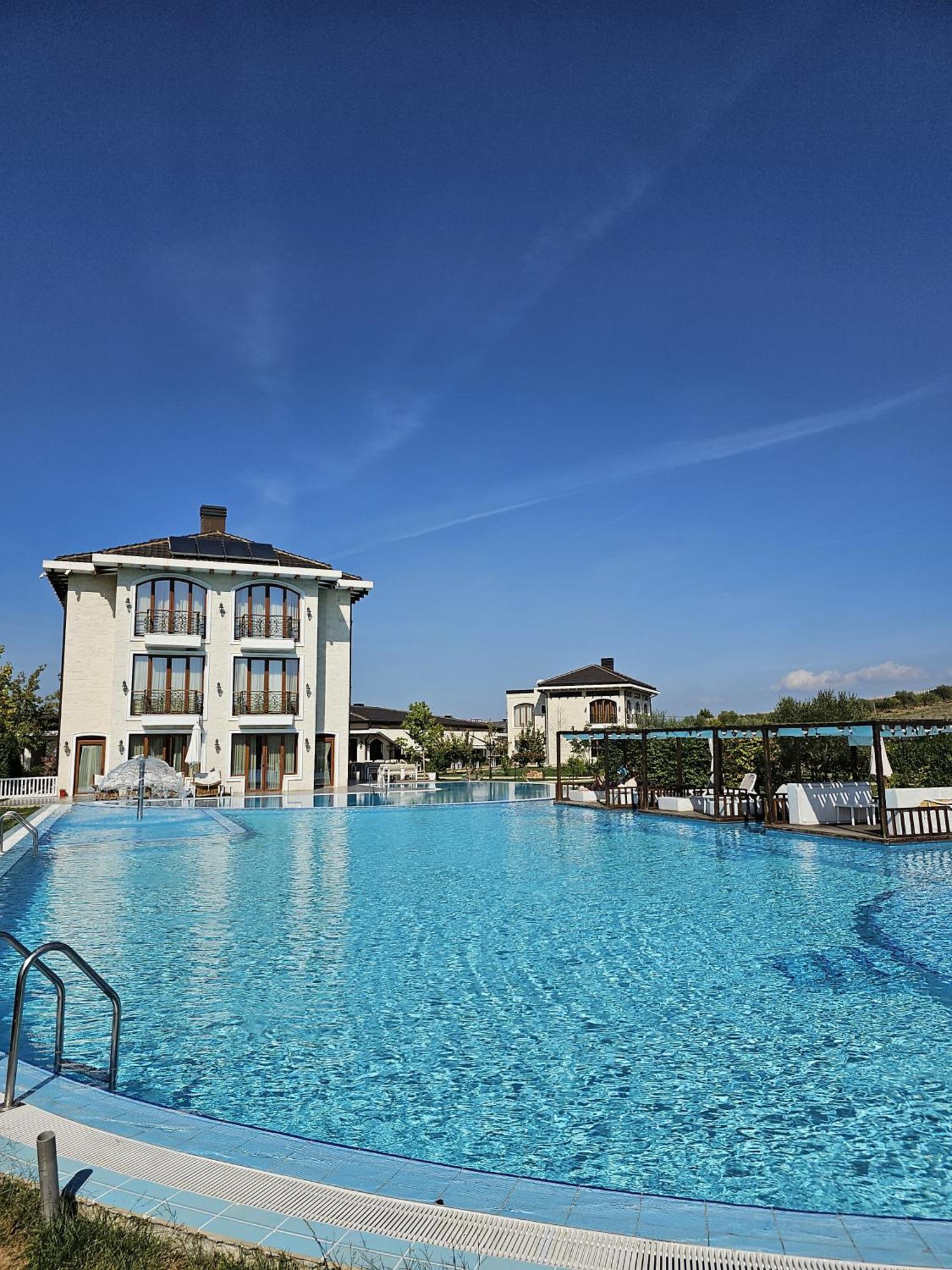 Vinea Resort Durres Exterior photo