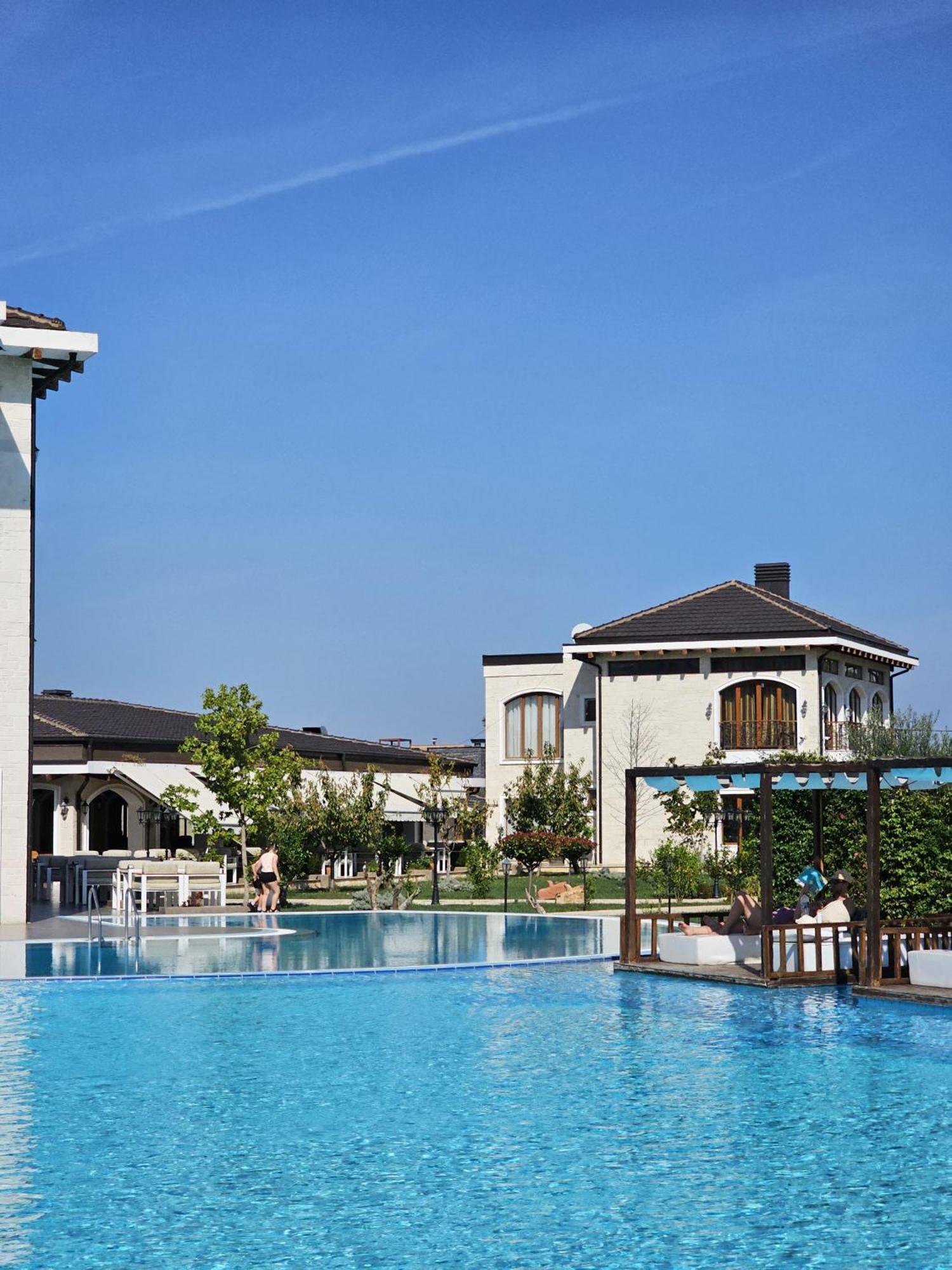 Vinea Resort Durres Exterior photo